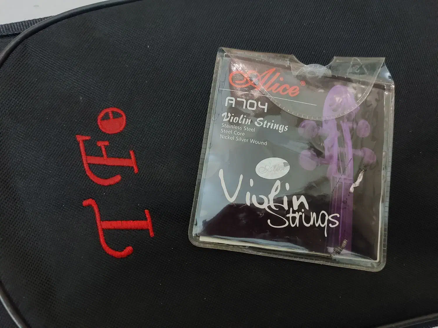 ویولن tf|ویولن|فردیس, منظریه|دیوار