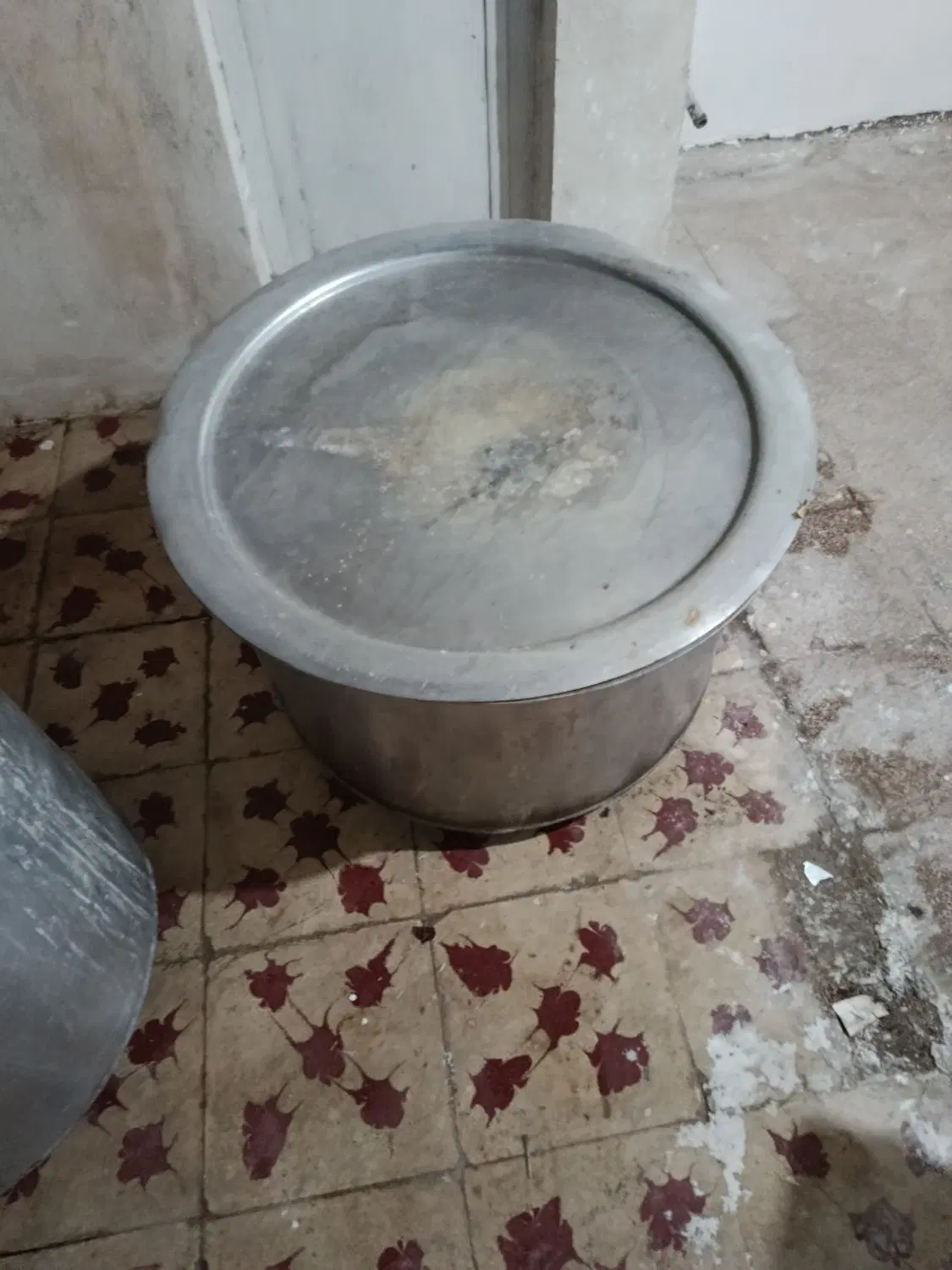 دیگ|ظروف پخت‌وپز|رشت, دباغیان|دیوار