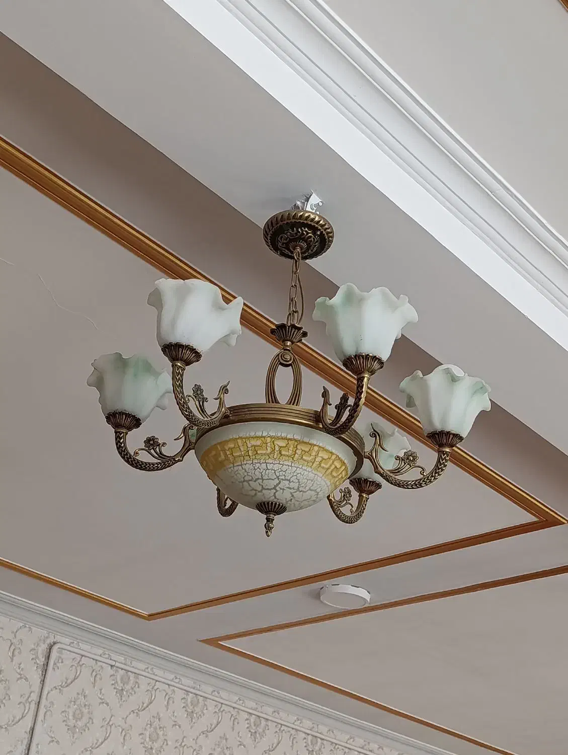 لوستر شیک در حد نو|لوستر و چراغ آویز|یزد, |دیوار