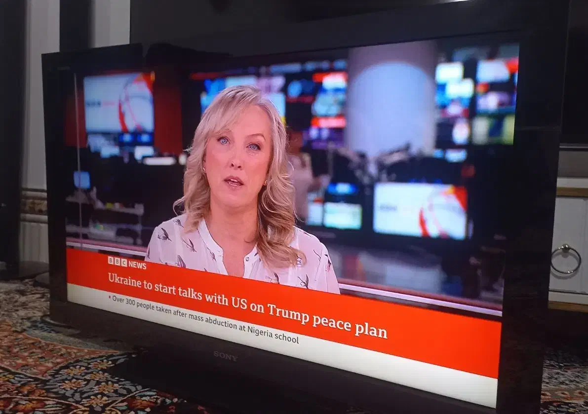 تلویزیون الیدی سونی۴۲|تلویزیون و پروژکتور|بروجرد, |دیوار