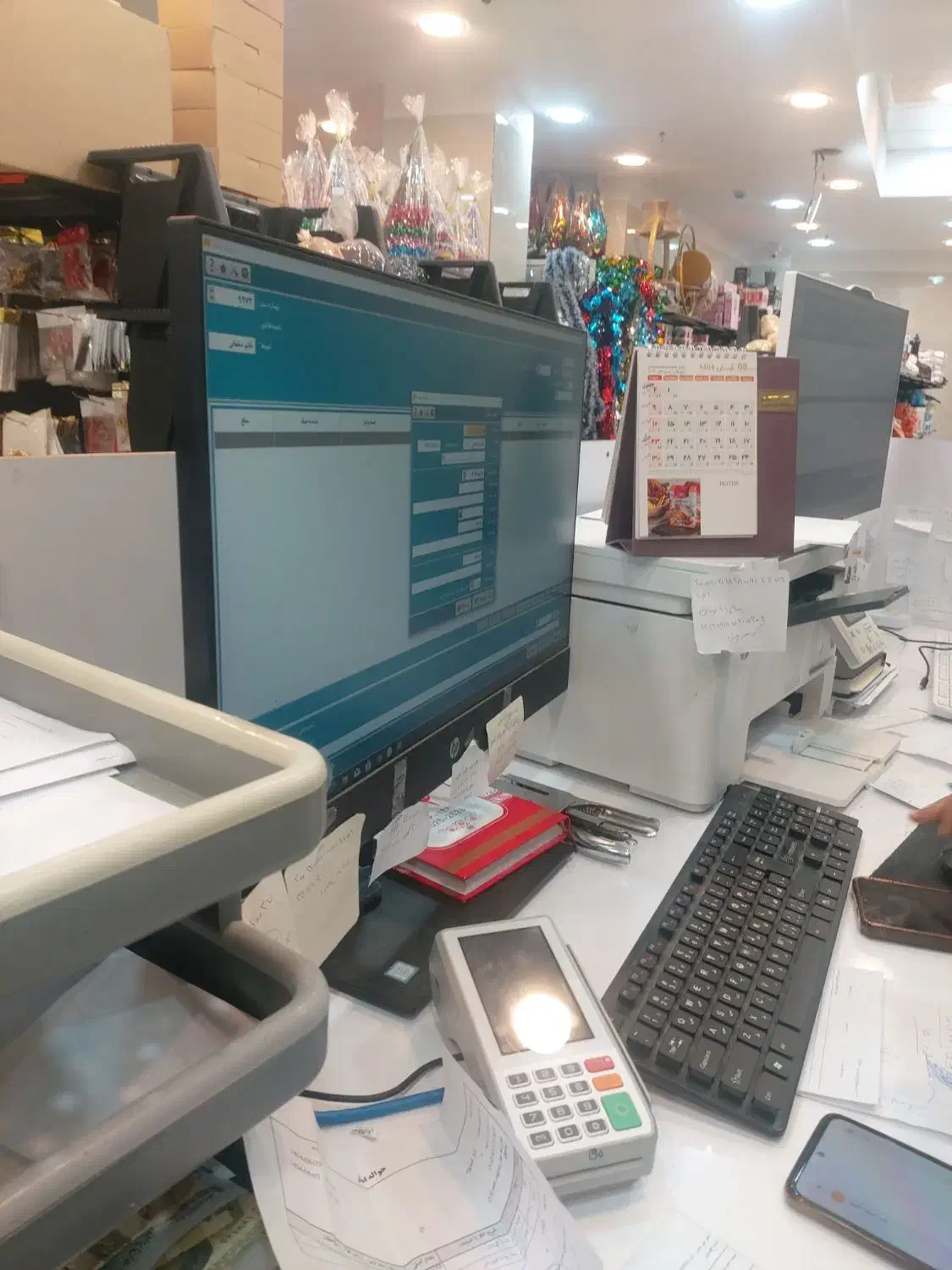 فاکتور زن|استخدام خدمات فروشگاه و رستوران|بندرعباس, |دیوار