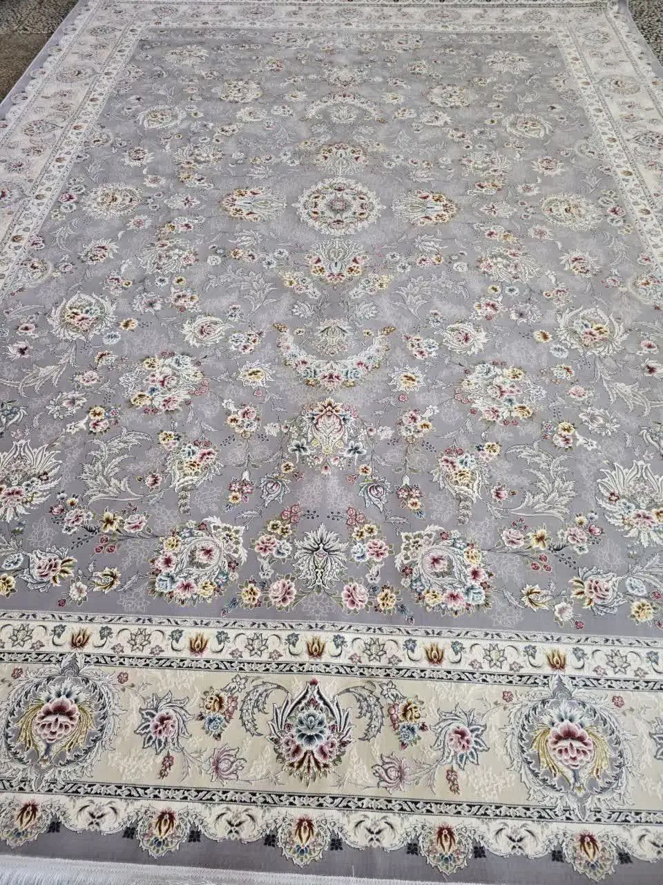 فرش حراجی ۱۲۰۰ شانه ۵۰ درصد زیر قیمت|فرش|بیرجند, |دیوار