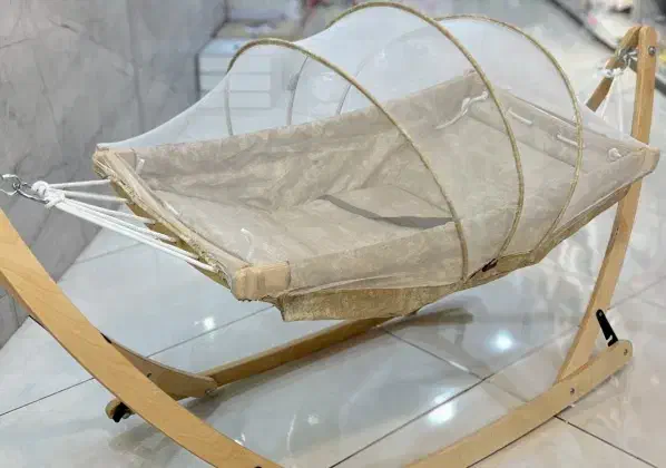 گهواره ننو و تخت کنارمادر|تخت و صندلی بچه|رشت, حمیدیان|دیوار