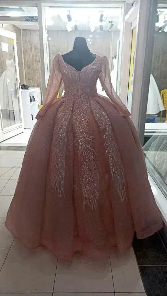 فروش لباس عقدی وعروس|لباس|اهواز, ۳۰ متری|دیوار
