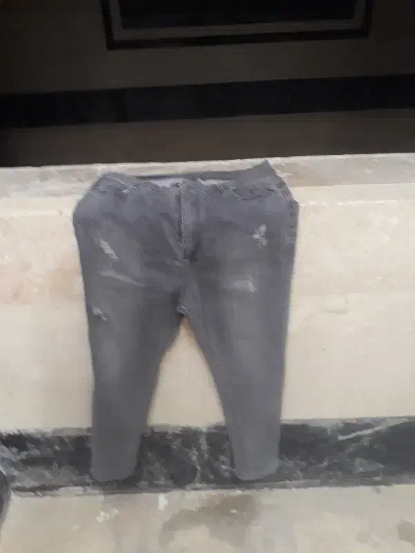 شلوار با رنگ نوک مدادی|لباس|اندیشه, اندیشه فاز ۱|دیوار