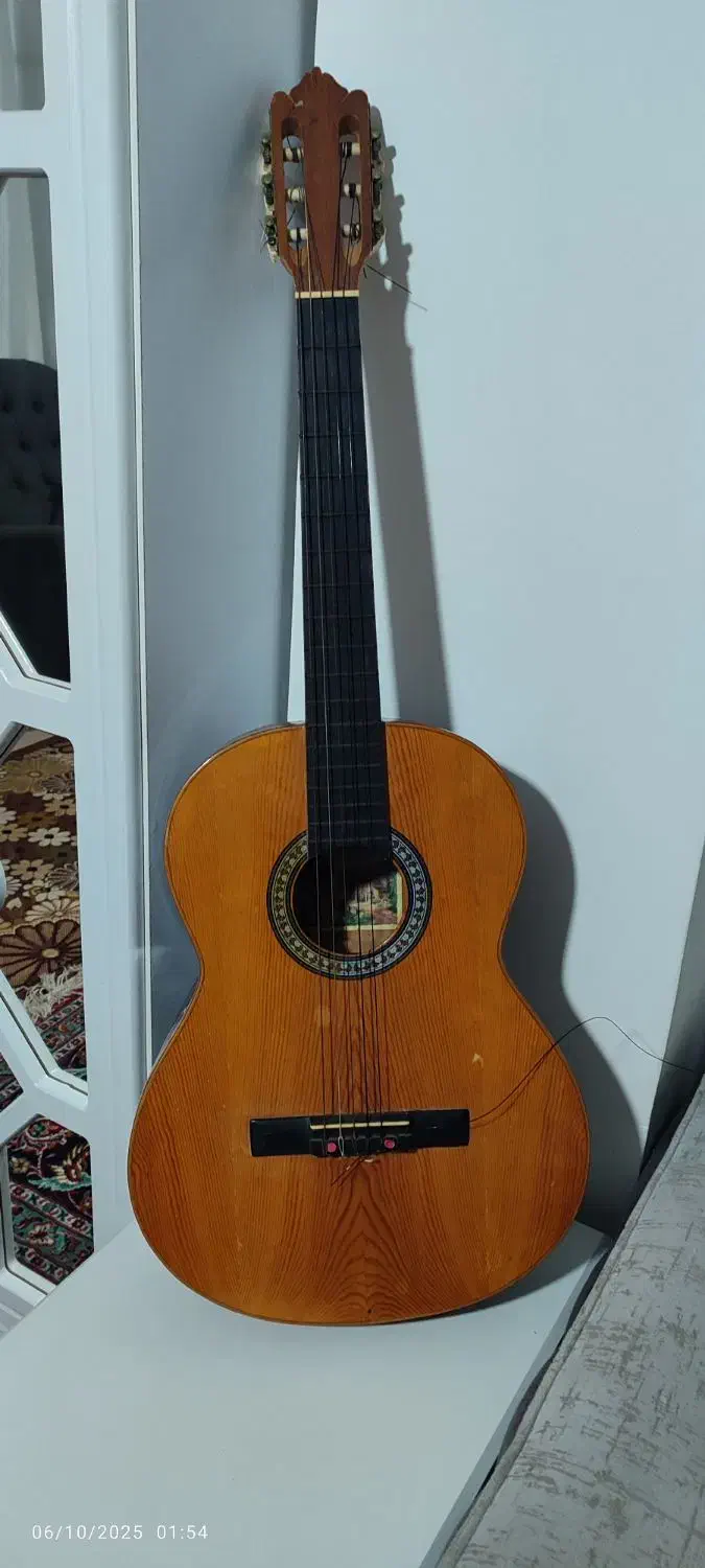 گیتار|گیتار، بیس، امپلیفایر|رشت, ولکس|دیوار