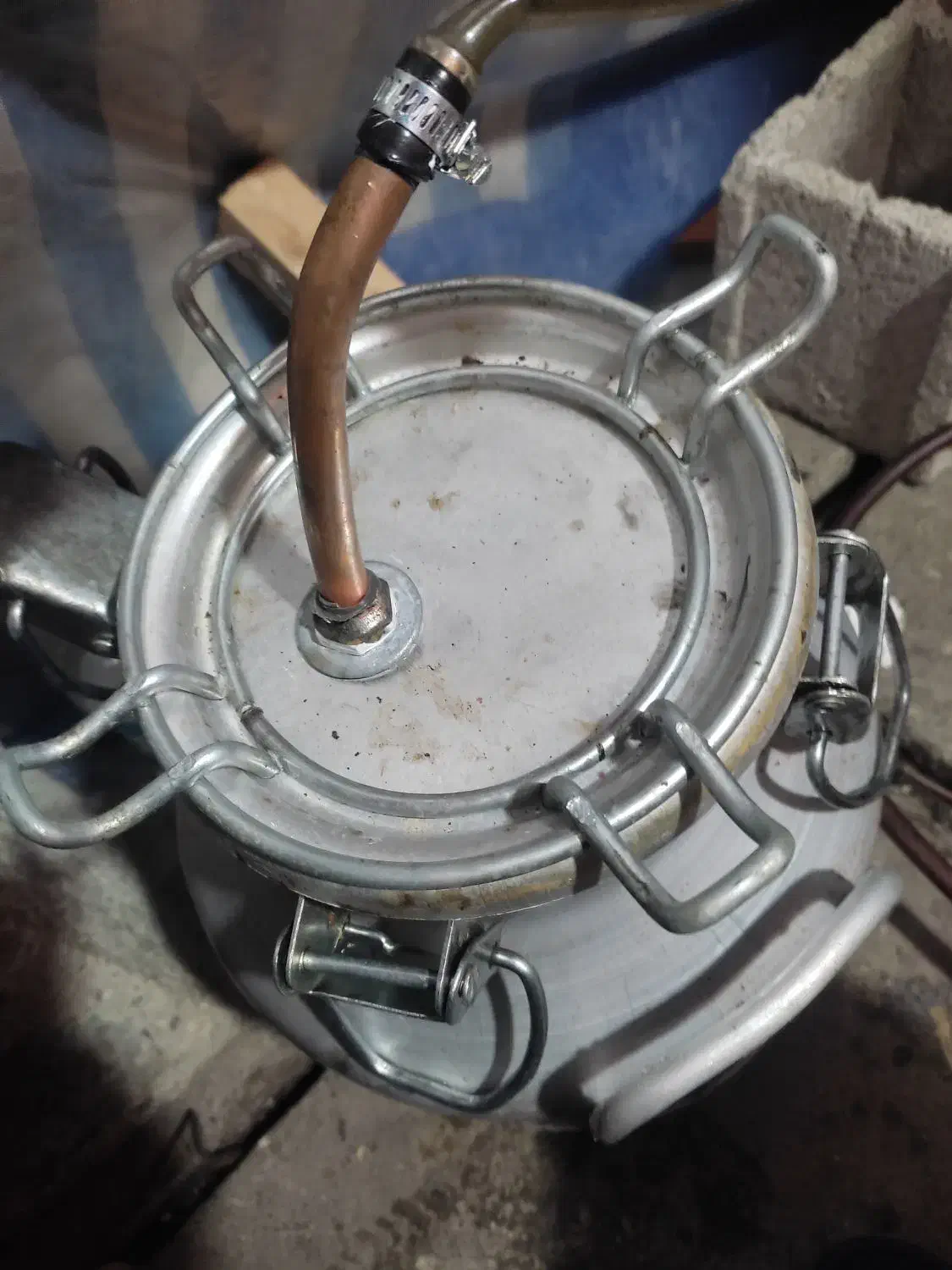 دستگاه گلاب گیری|ظروف پخت‌وپز|بندر انزلی, نیمه شعبان|دیوار