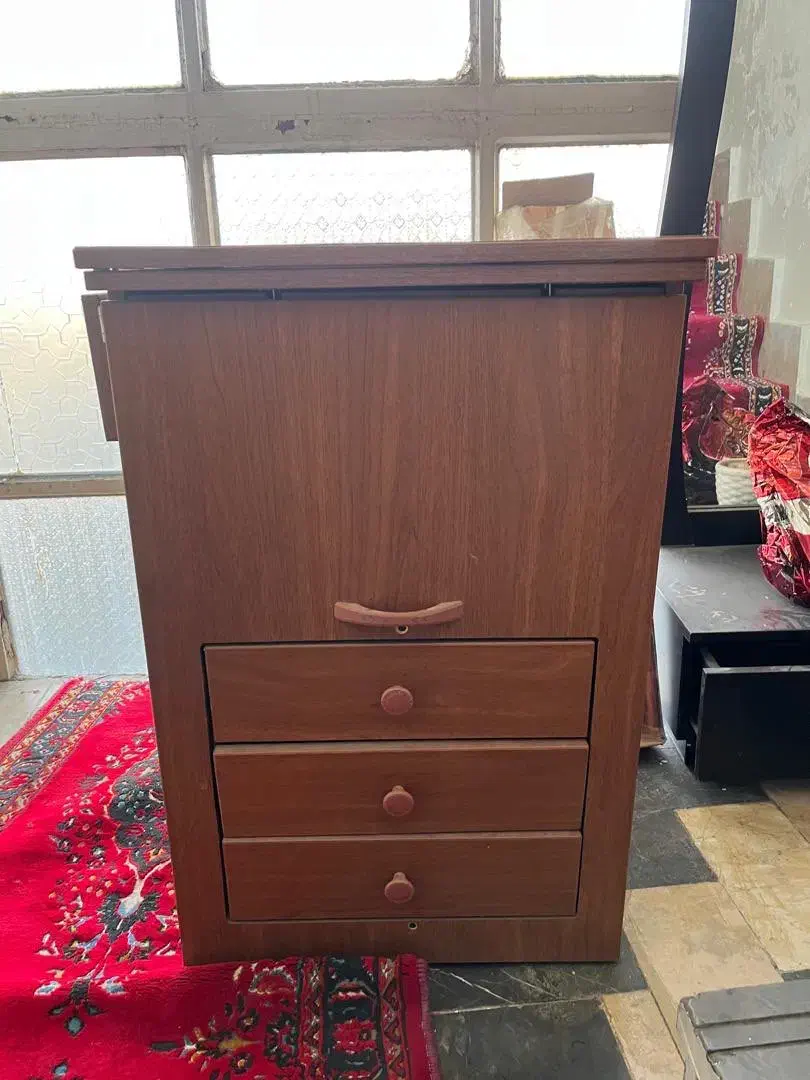 چرخ خیاطی ژانومه به همراه میز|چرخ خیاطی و ریسندگی|تهران, آهنگ|دیوار