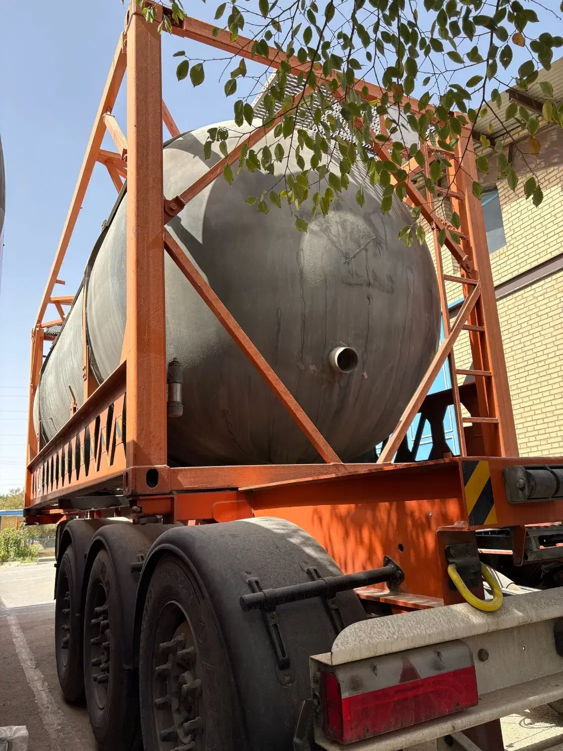 تیغه تریلر (نیمه یدک کانتینر بر) مارال سه محوره|خودرو سنگین|کبودرآهنگ, |دیوار