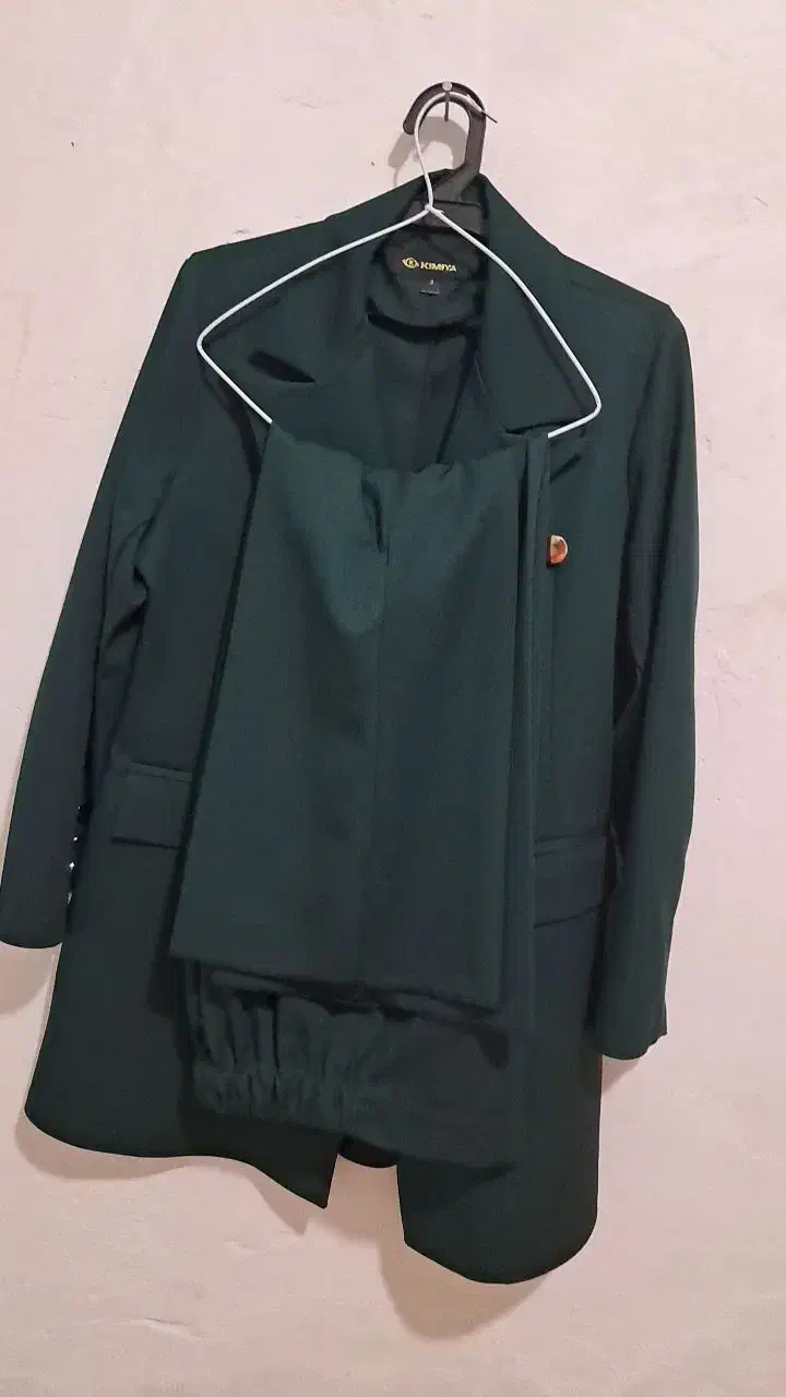 مانتو و شلوار سایز 3 یا همان 44|لباس|نورآباد, |دیوار