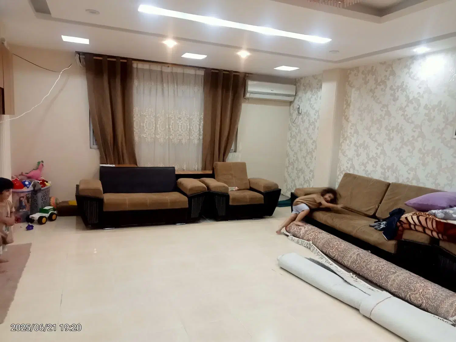 فروش دو خوابه /گلشهر ج/نزدیک ساحل/دو واحدی/ساخت۹۱|فروش آپارتمان|بندرعباس, |دیوار