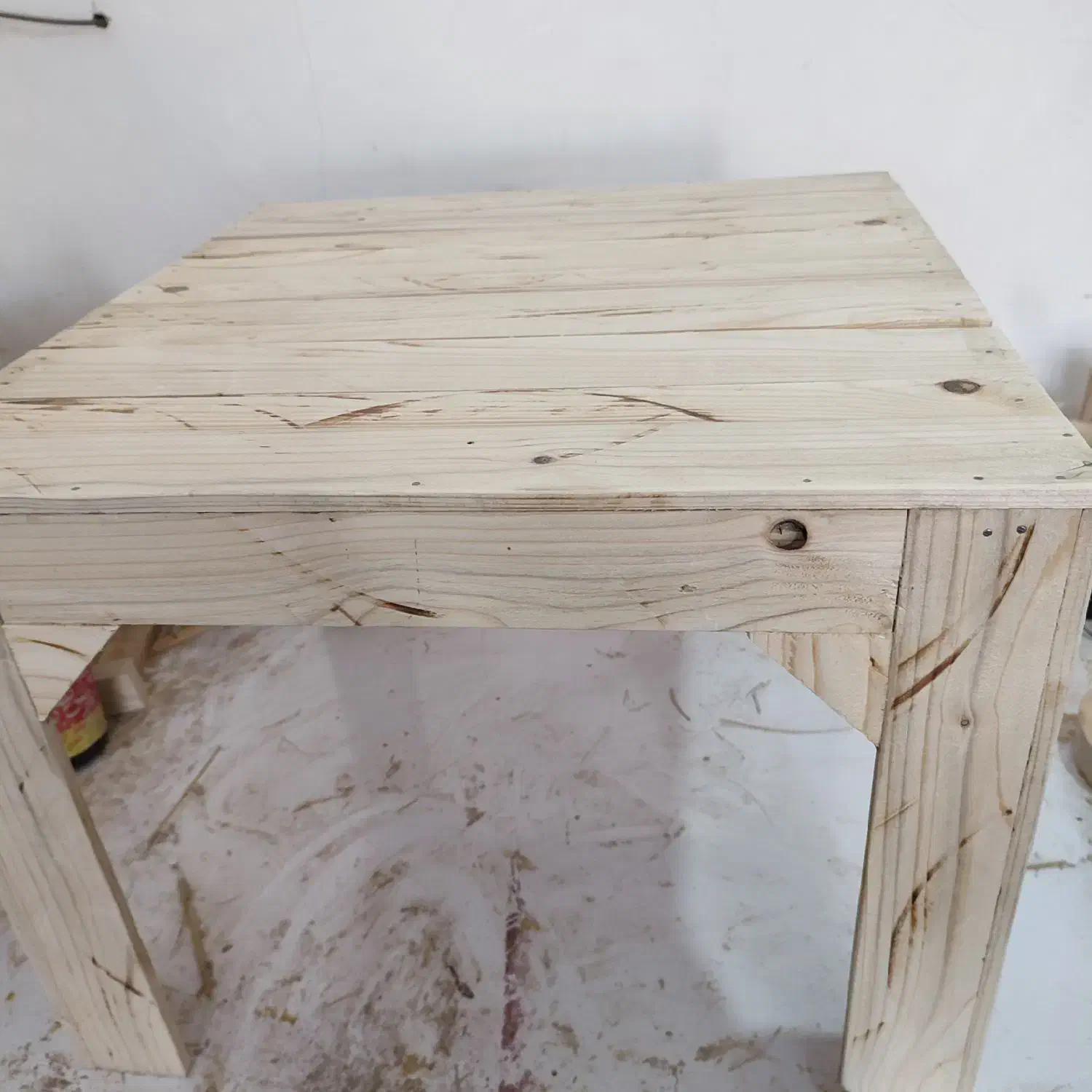 کرسی چوبی روسی|صندلی و نیمکت|میانه, |دیوار