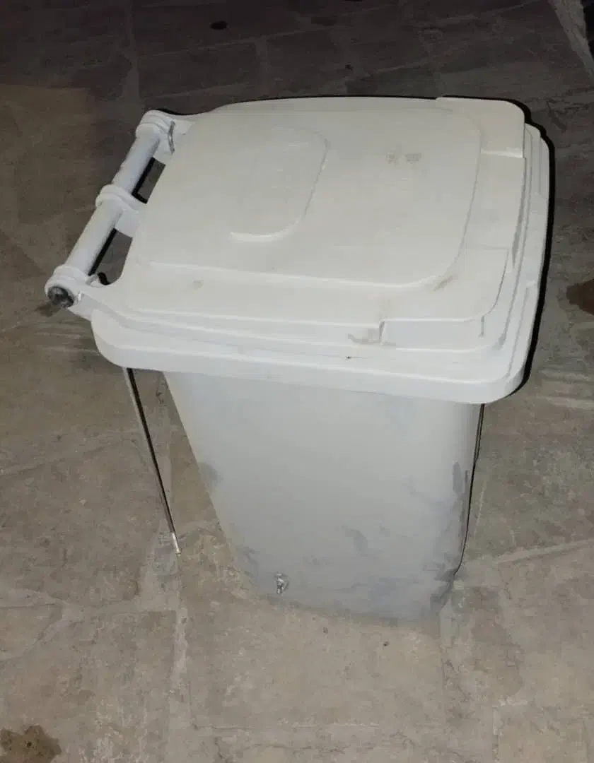 سطل زباله بزرگ|ظروف نگهدارنده، پلاستیکی، یک‌بارمصرف|بروجرد, |دیوار