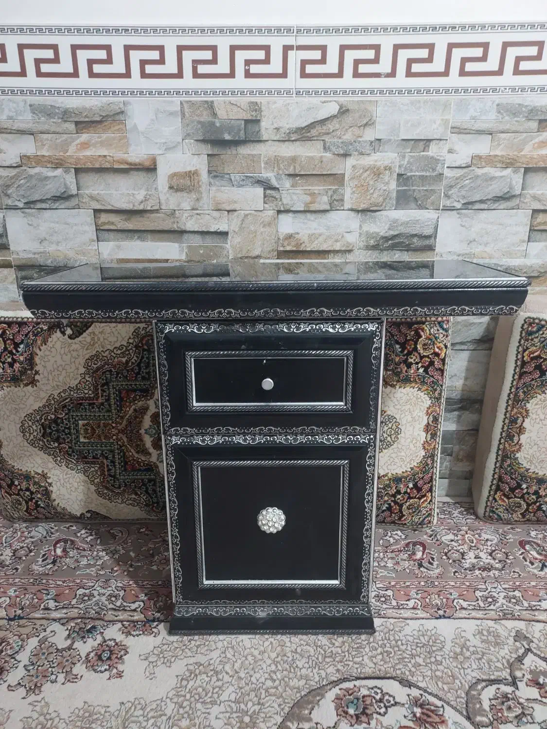 میز زیر ایینه|بوفه، ویترین، کنسول|ملایر, |دیوار