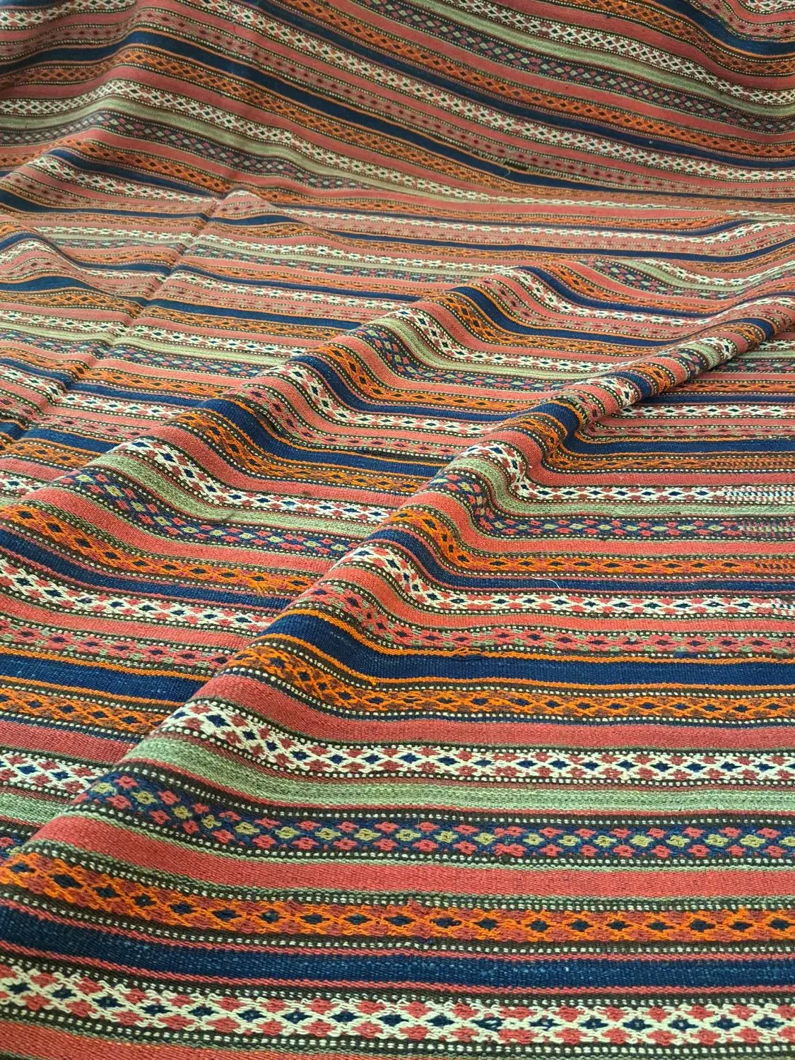 جاجیم قدیمی|کلکسیون اشیاء عتیقه|تهران, پرستار|دیوار