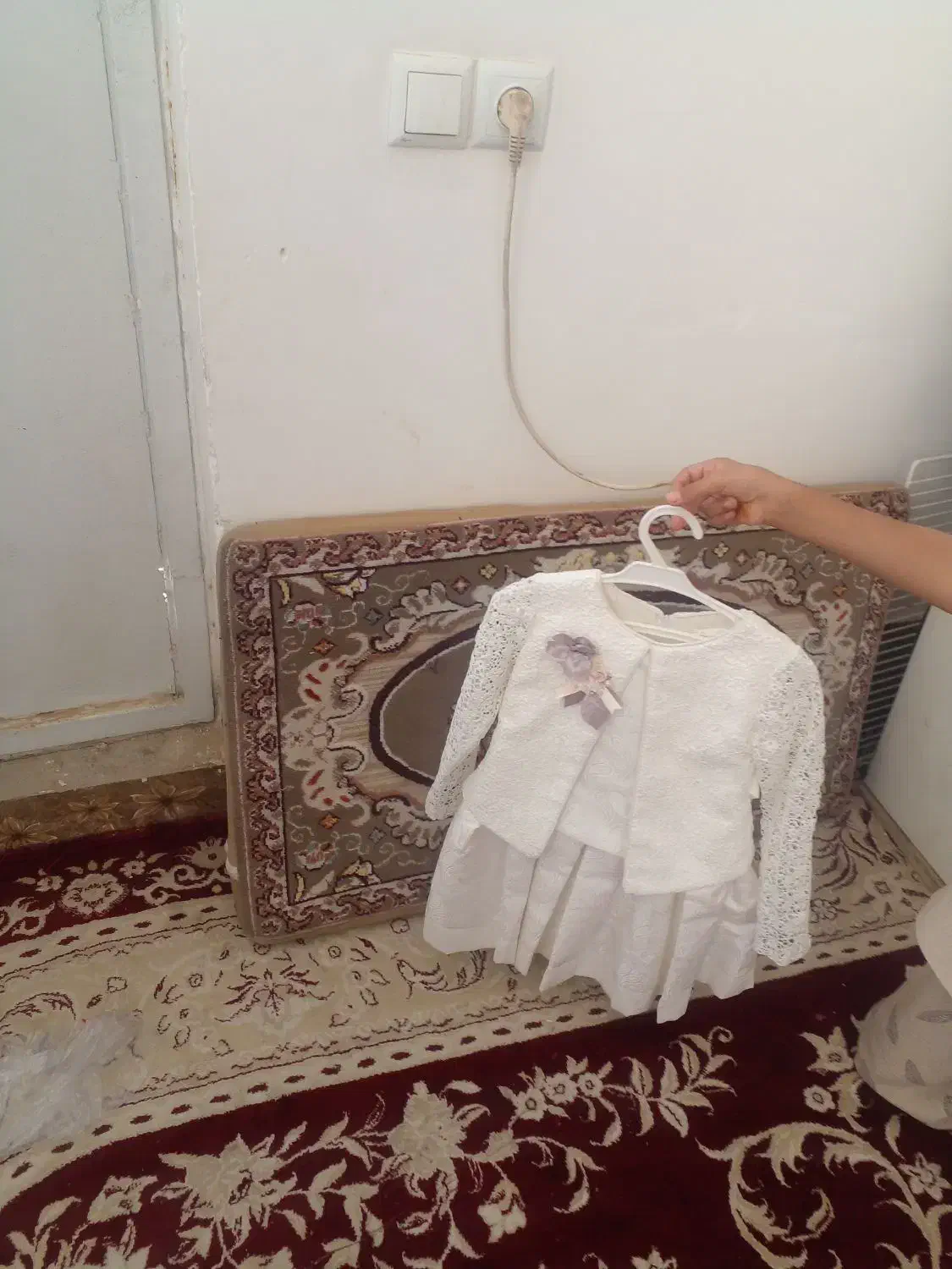 سلام یک لباس مجلسی برا ۶ سال میخوره نو ۳۰۰ تومان|کفش و لباس بچه|قم, شهرک فاطمیه|دیوار