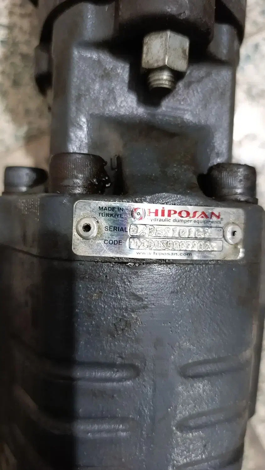 پمپ بغل گریبکس تریلی کمپرس|قطعات یدکی و لوازم جانبی|شهرکرد, |دیوار