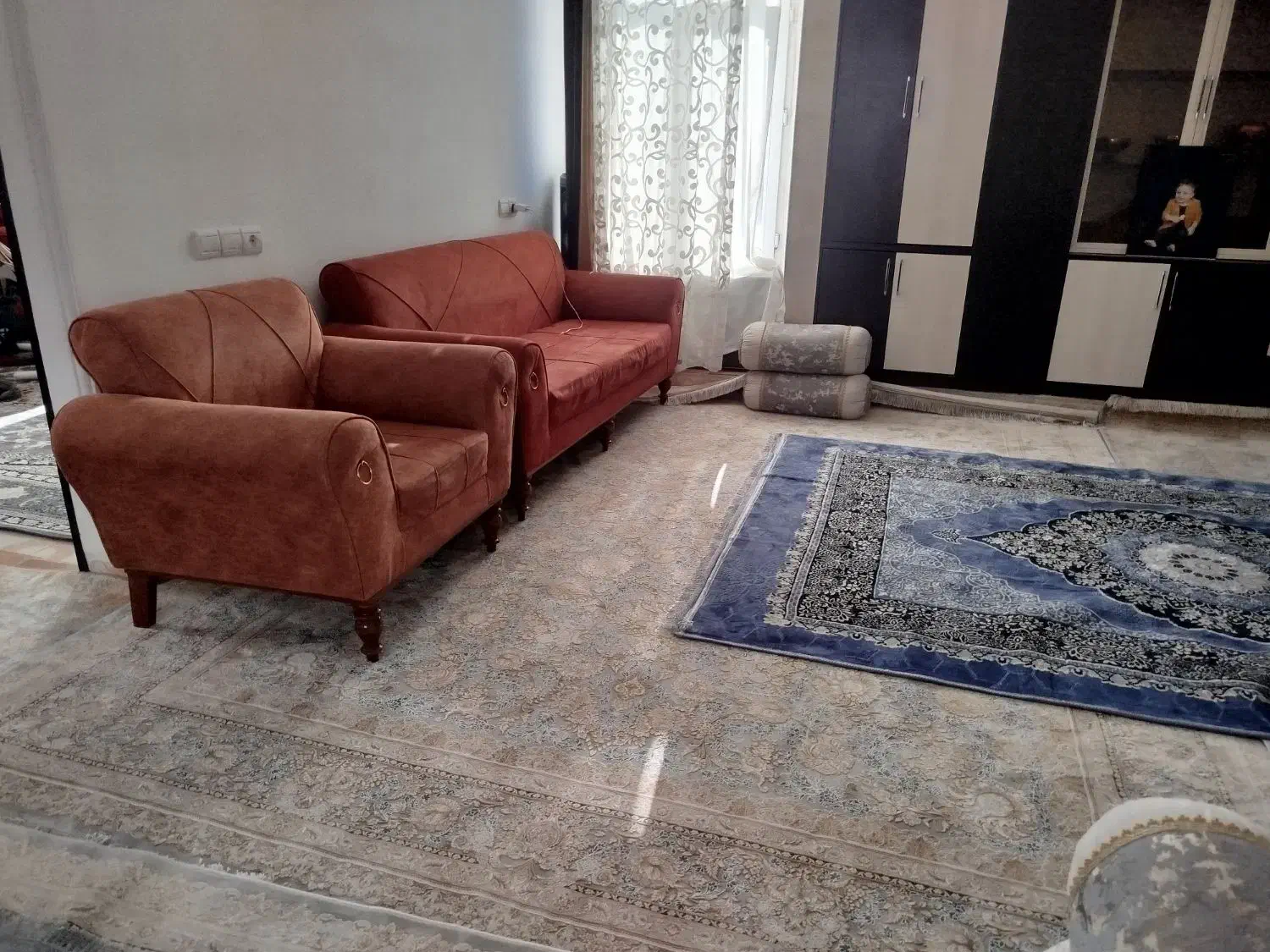 فروش مبل ۹نفره به دلیل تغییردکوراسیون|مبلمان خانگی و میز عسلی|یاسوج, |دیوار