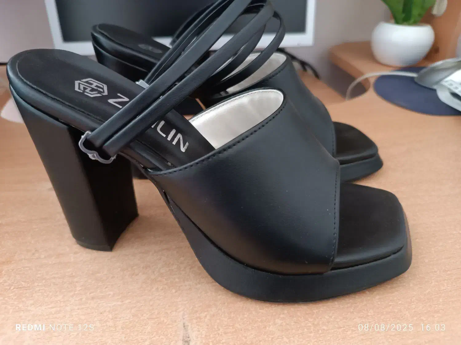 کفش پاشنه بلند|کیف، کفش، کمربند|اردبیل, |دیوار