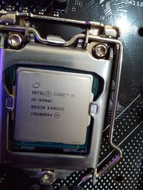 مادربرد و سی پی یو|قطعات و لوازم جانبی رایانه|اندیشه, اندیشه فاز ۳|دیوار