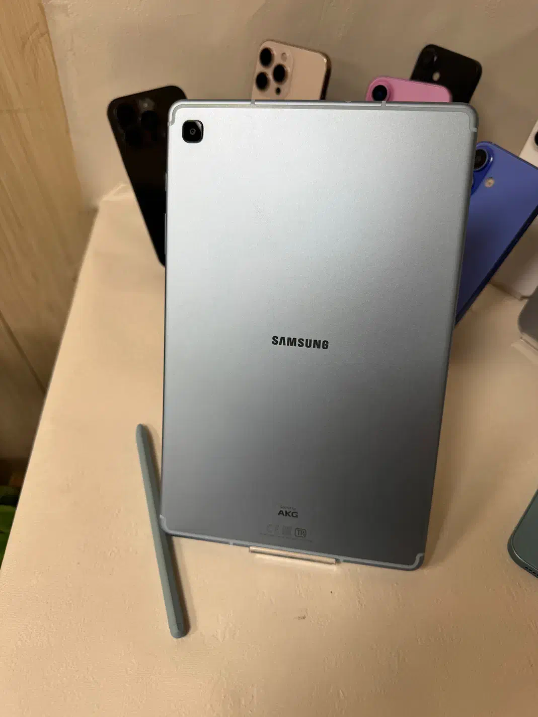 Tab s6 lite|تبلت|تهران, فلسطین (میدان انقلاب)|دیوار