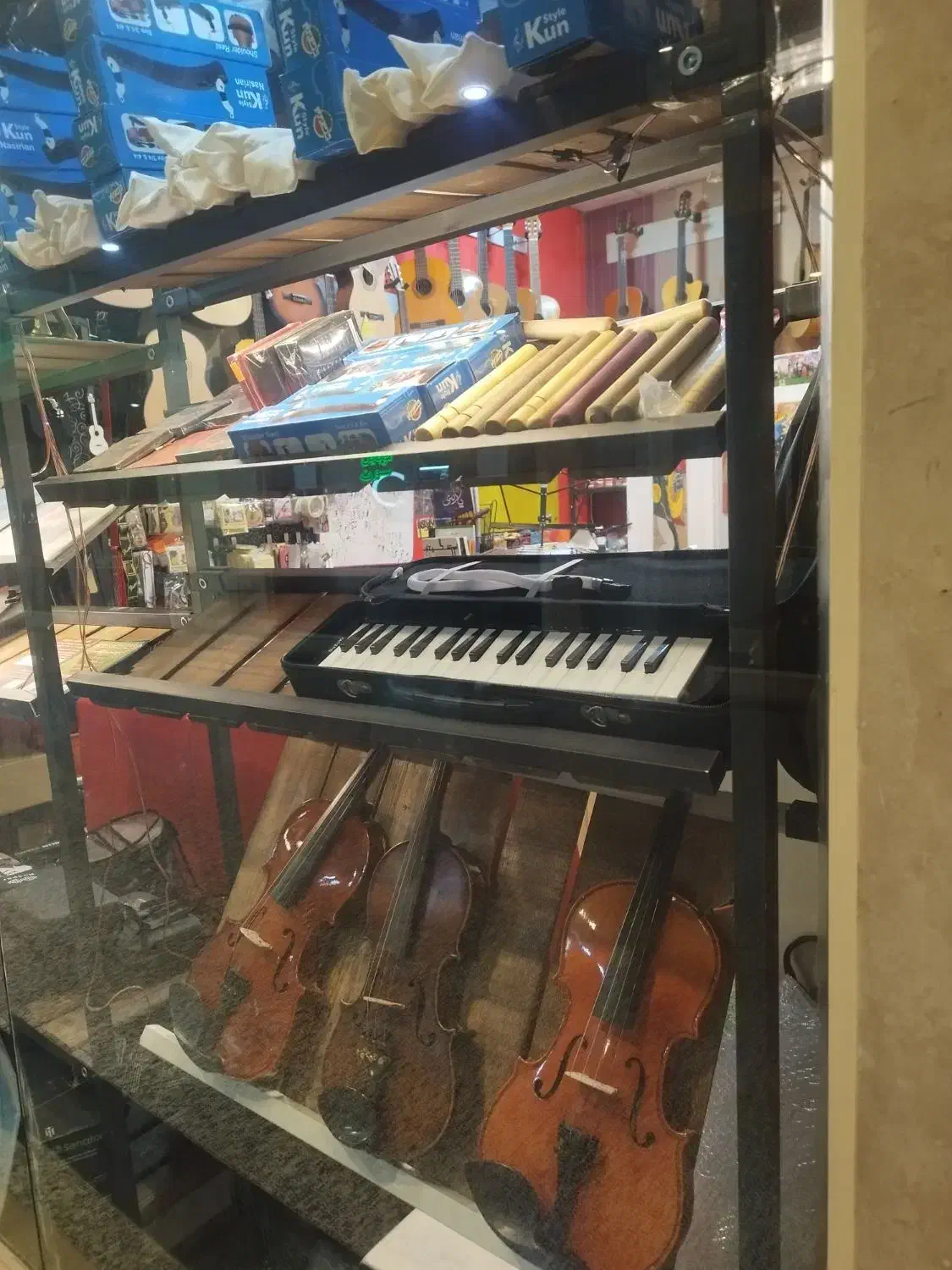 گالری هنرکده مهربان|گیتار، بیس، امپلیفایر|تهران, شهرک صدرا|دیوار