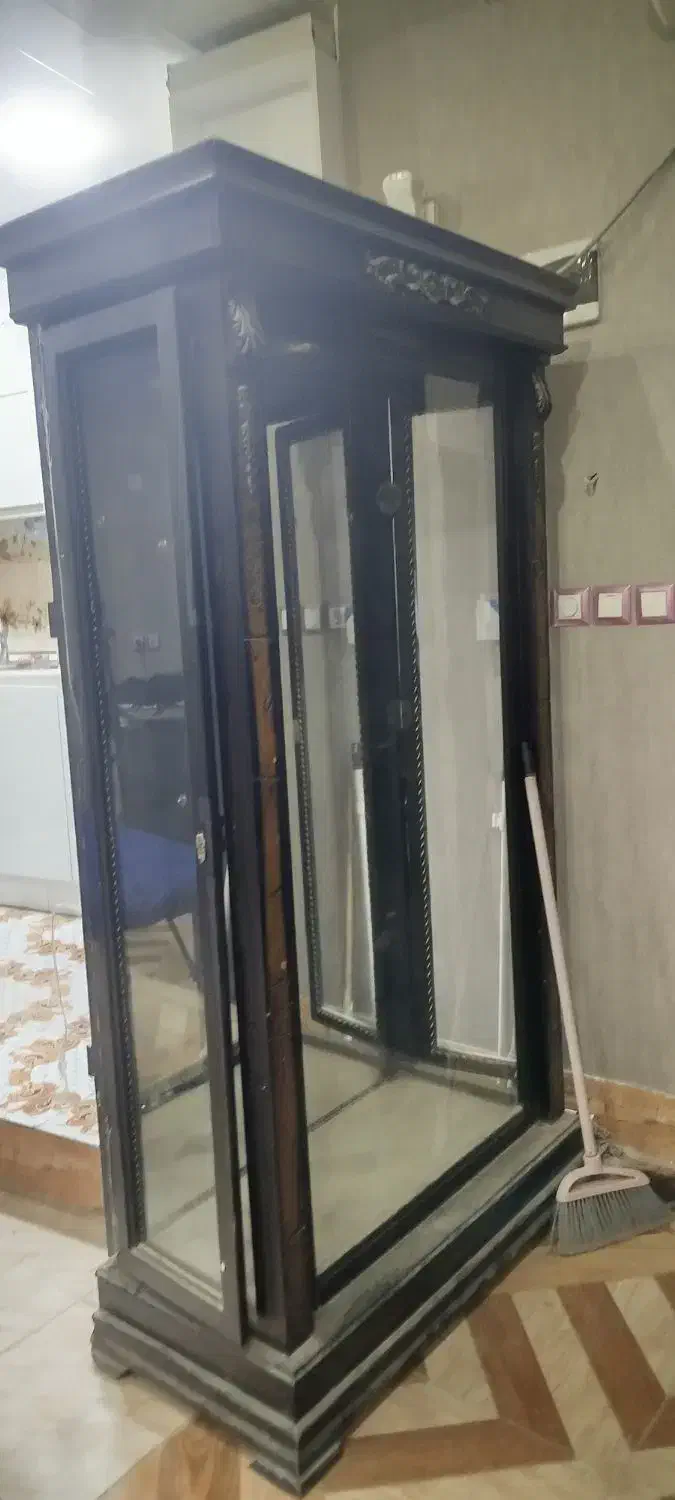 بوفه . ویترین ۴ طبقه|بوفه، ویترین، کنسول|خرمشهر, |دیوار