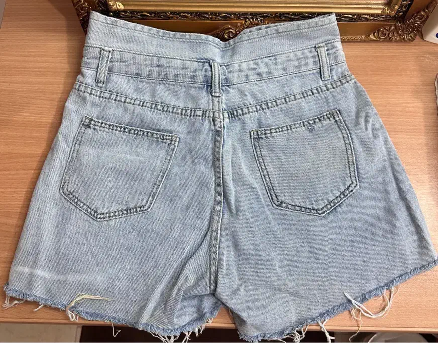 جین|لباس|لنگرود, |دیوار