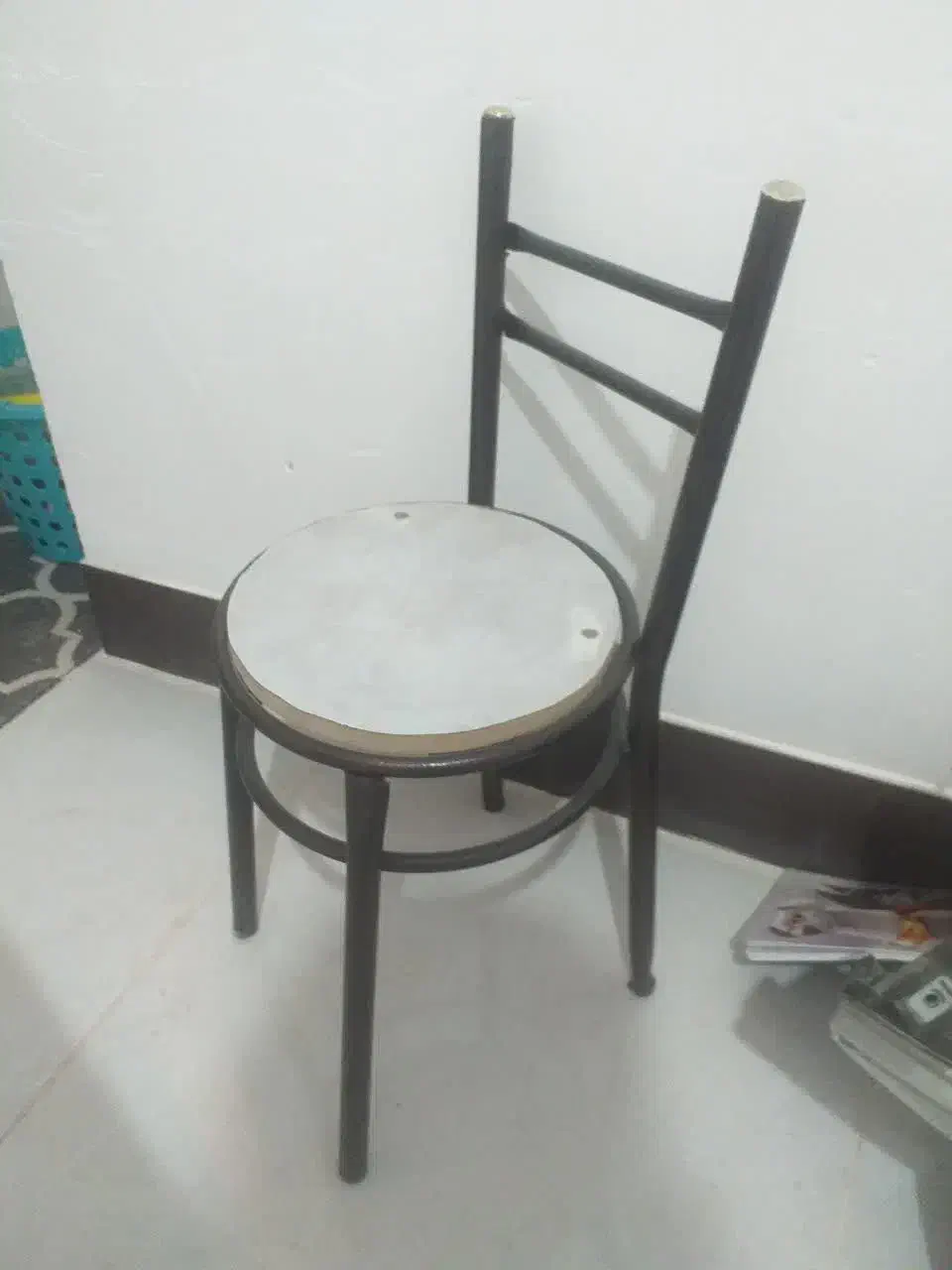 میز تحریر با صندلی و دارای باکس|میز تحریر و کامپیوتر|برخوار, |دیوار