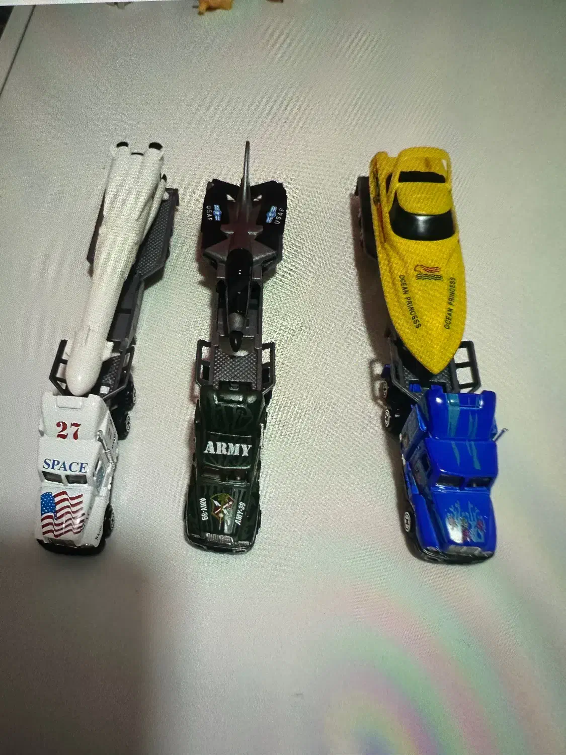 سه تا ماشین|اسباب‌بازی بچه|بابل, |دیوار