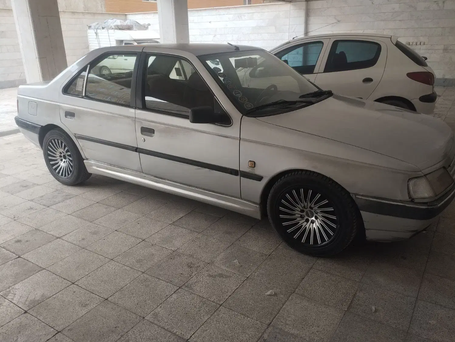 پژو ۴۰۵ مدل 85|خودرو سواری و وانت|نظرآباد, شهرک آزادگان|دیوار