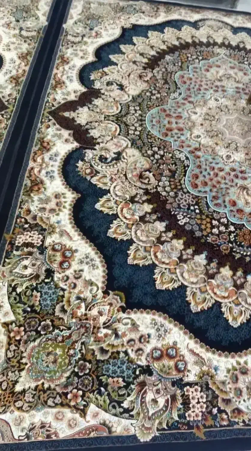 فرش درحد نو|فرش|شیراز, میانرود|دیوار