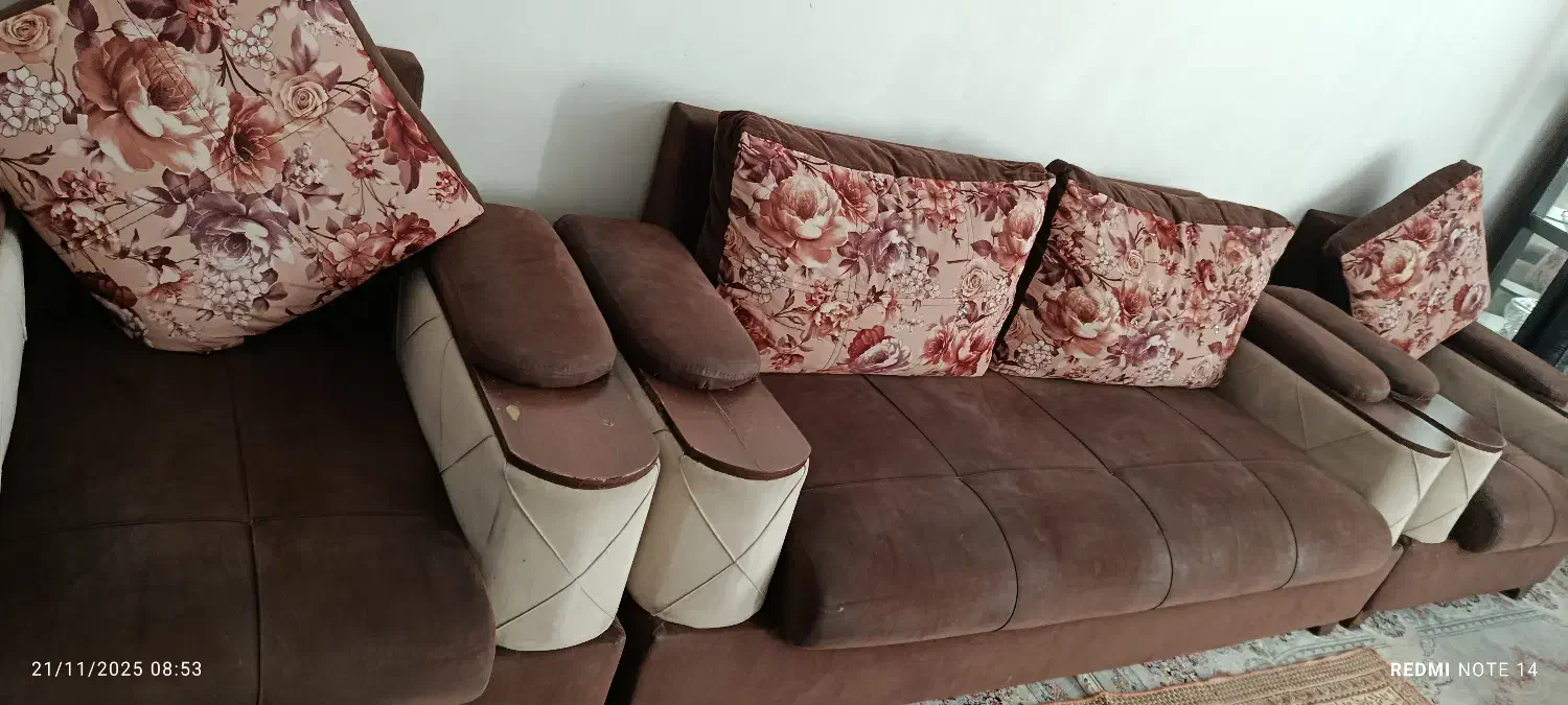 مبل هفت نفره تمیز و سالم|مبلمان خانگی و میز عسلی|شاهرود, |دیوار