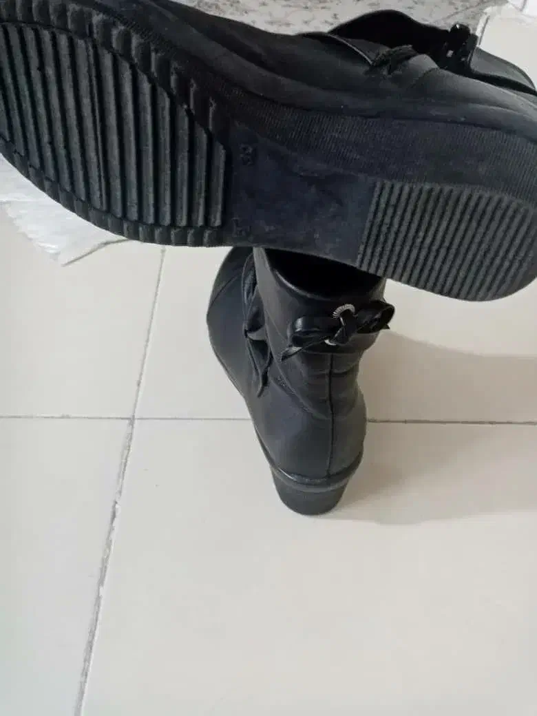 کفش|کیف، کفش، کمربند|بیرجند, |دیوار