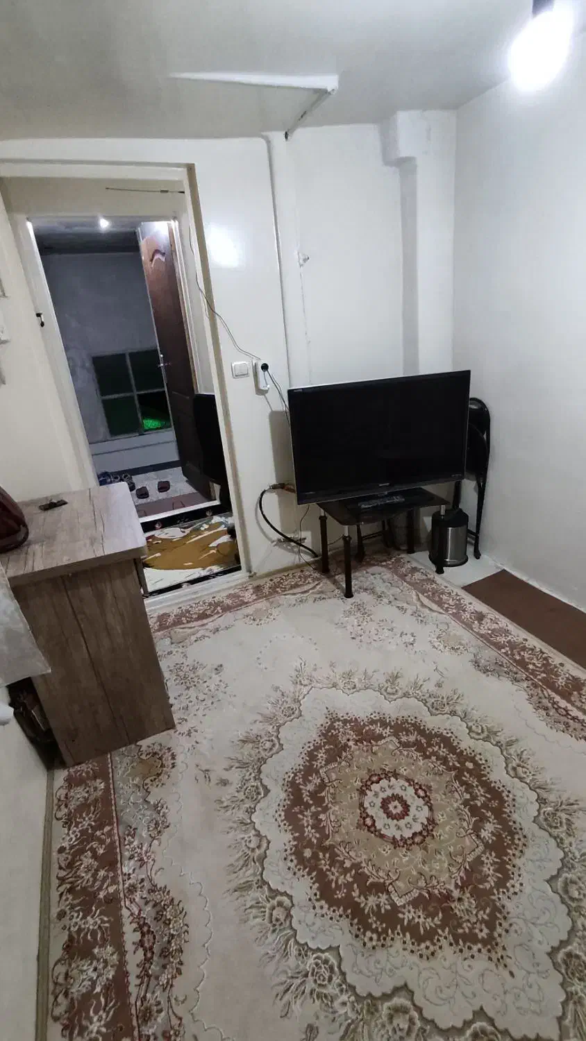 12 متر طبقه سوم|اجارهٔ آپارتمان|تهران, استقلال|دیوار