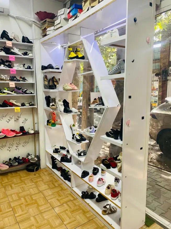 ویترین و میز مغازه کفش فروشی|فروشگاه و مغازه|محلات, |دیوار