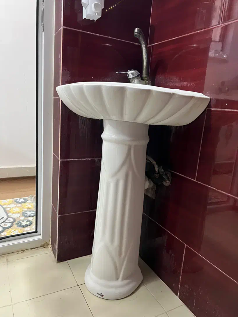 روشویی همراه با آیینه|لوازم سرویس بهداشتی|بندرعباس, |دیوار