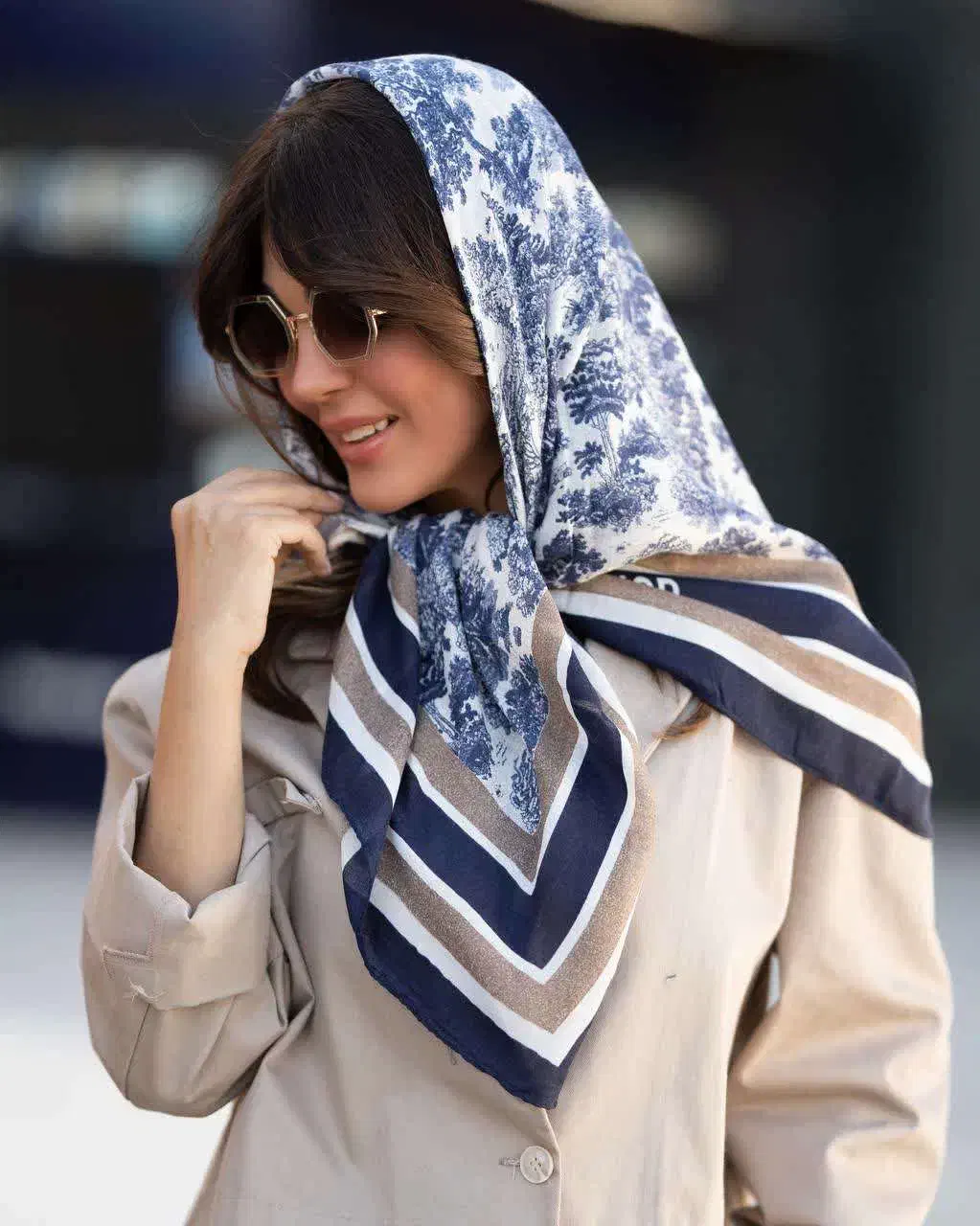 روسری سی اسکارف با حاشیه دوختخورده تمیز|لباس|مبارکه, |دیوار