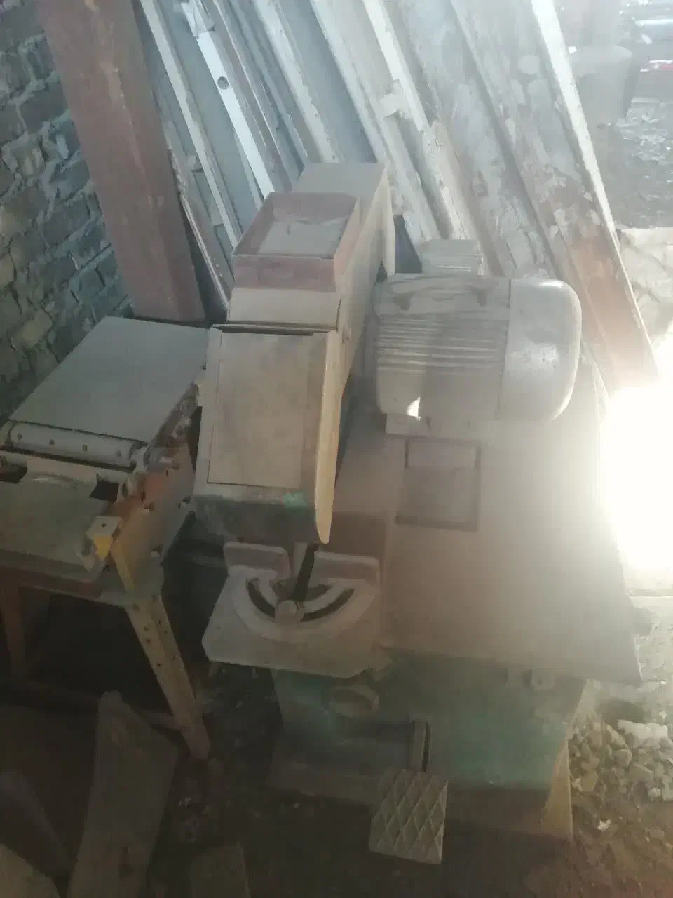 اره آتیشی|ابزارآلات|طرقبه, |دیوار