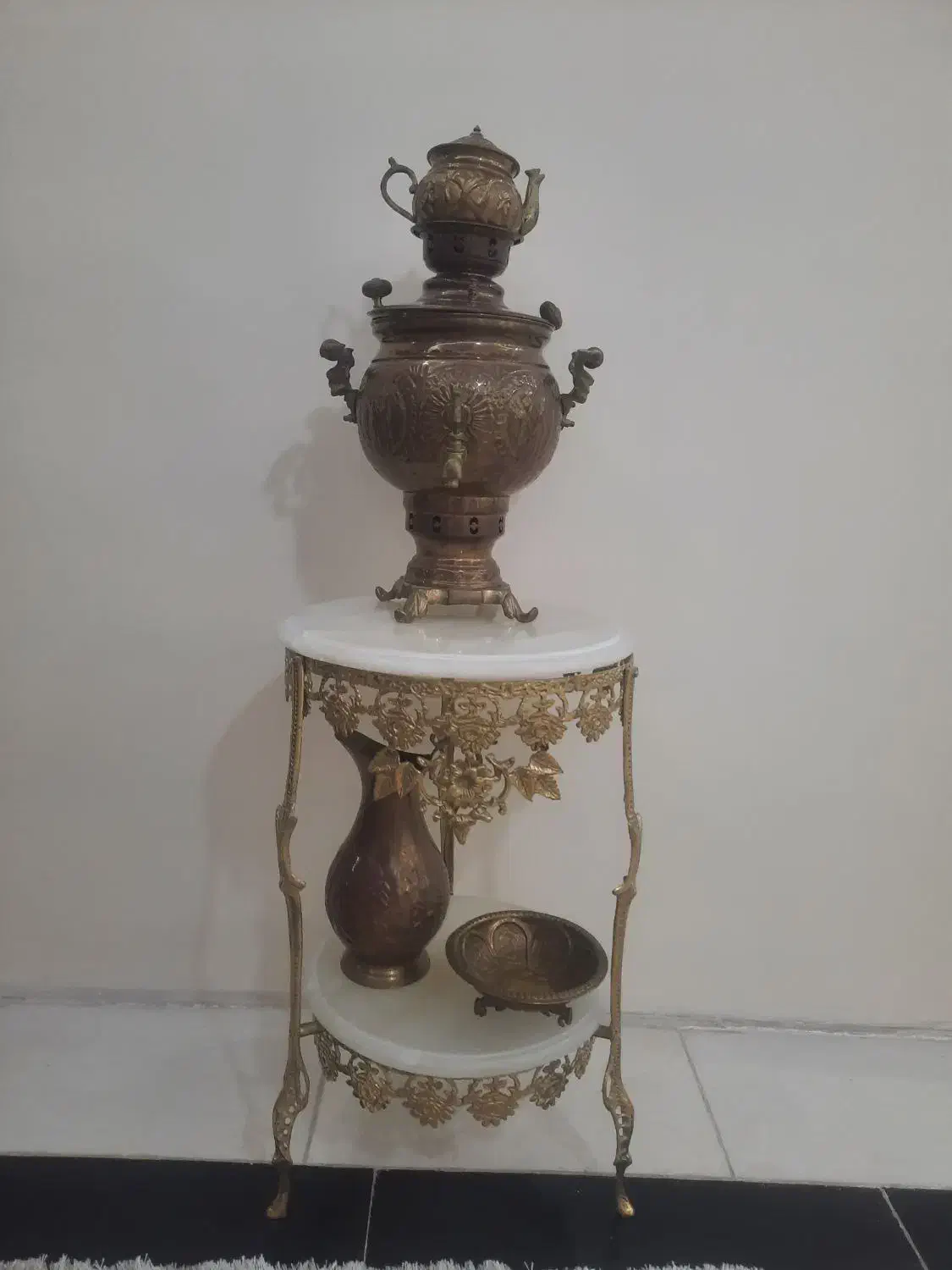 سماور زغالی وپارچ ومیز وهم باهم نونو|کلکسیون اشیاء عتیقه|قرچک, مهدیه|دیوار