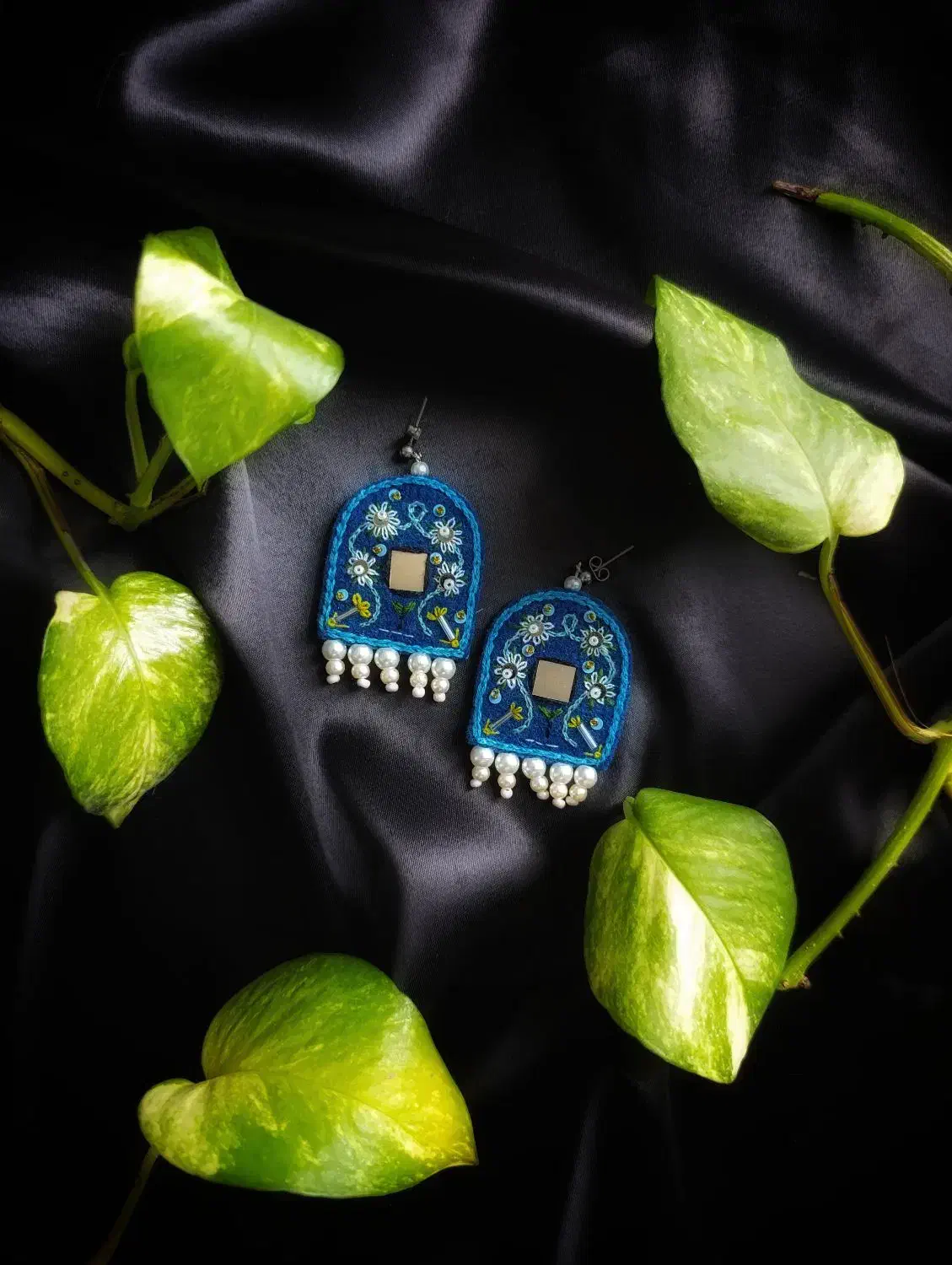 گوشواره|بدلیجات|شیروان (خراسان), |دیوار