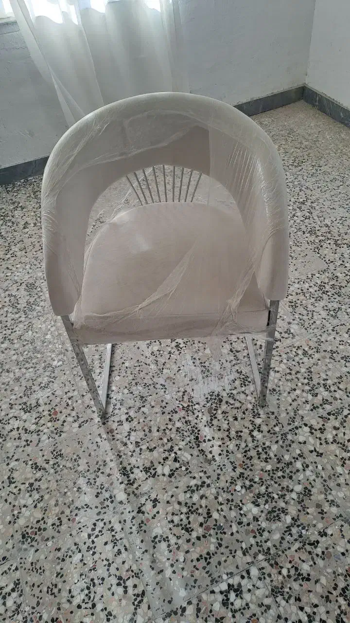 یک عدد سرشور آرایشگاهی+دو عدد صندلی آرایشگاهی|آرایشگاه و سالن‌های زیبایی|گنبد کاووس, |دیوار