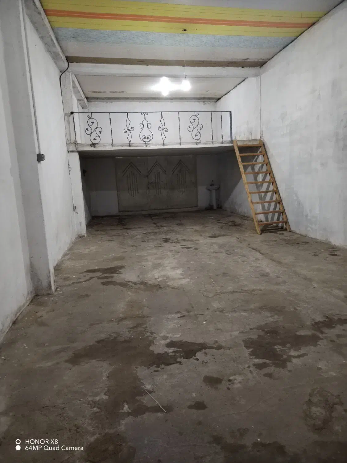 مغازه بر اصلی بازار تولیدی پیل علی باغ|اجارهٔ مغازه و غرفه|بندر انزلی, پیل علی باغ|دیوار