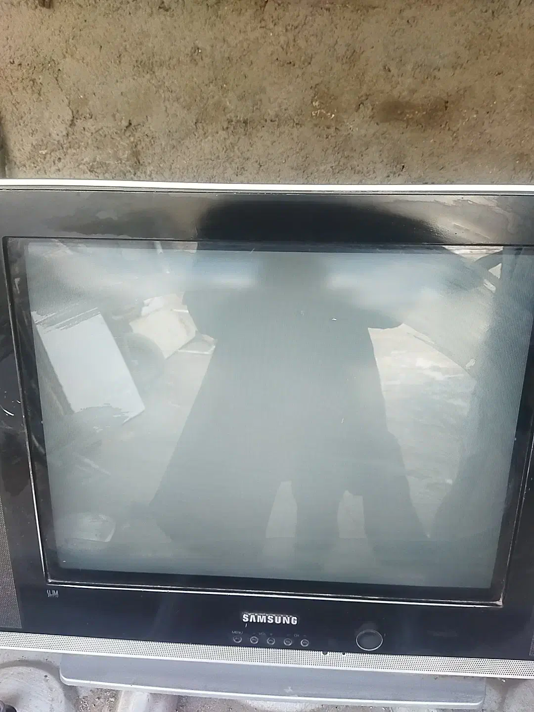 تلویزیون ۲۱ اینچ|تلویزیون و پروژکتور|بجنورد, |دیوار