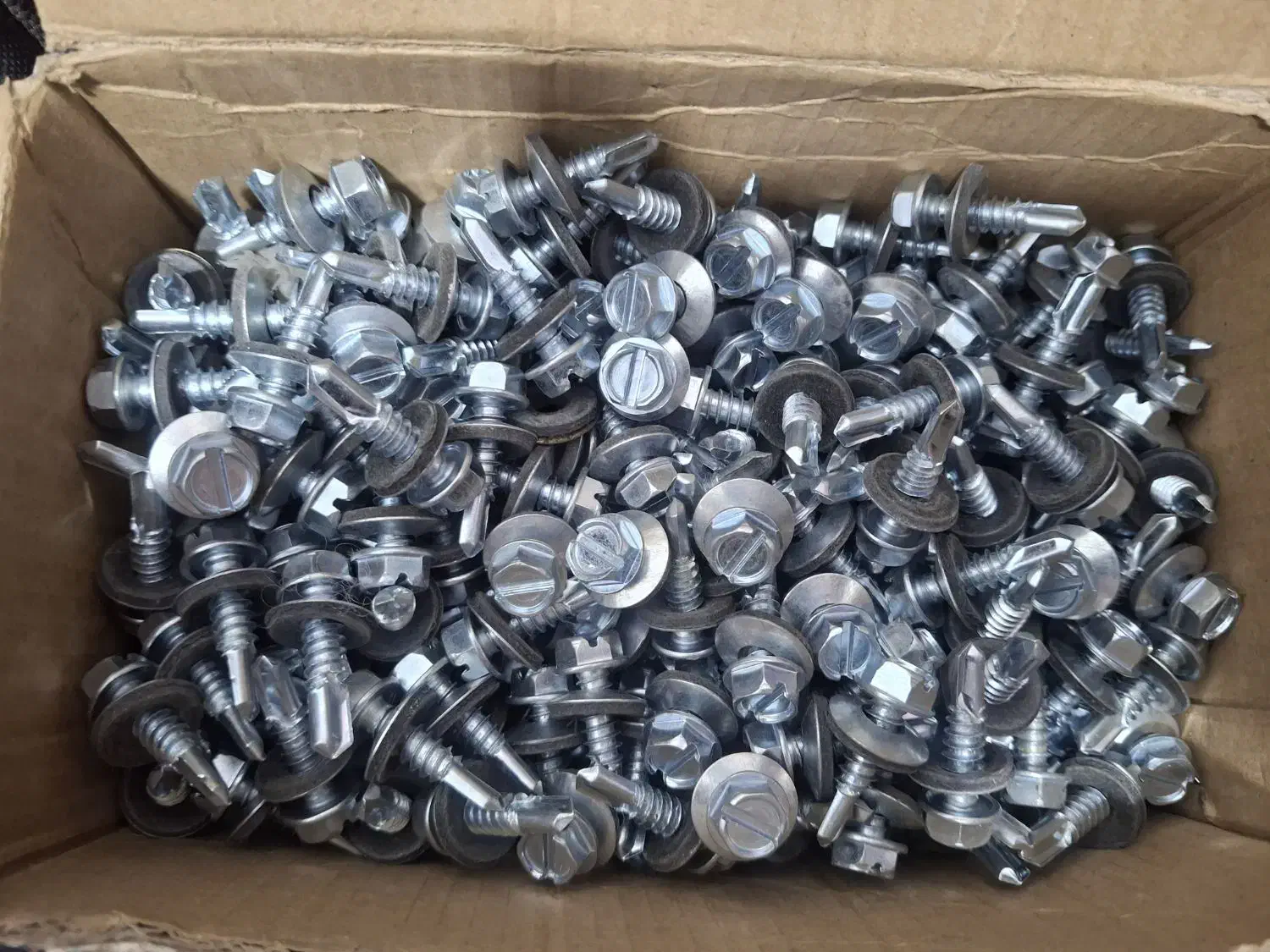 پیچ سر مته|ابزارآلات|رباط‌کریم, رباط‌کریم|دیوار