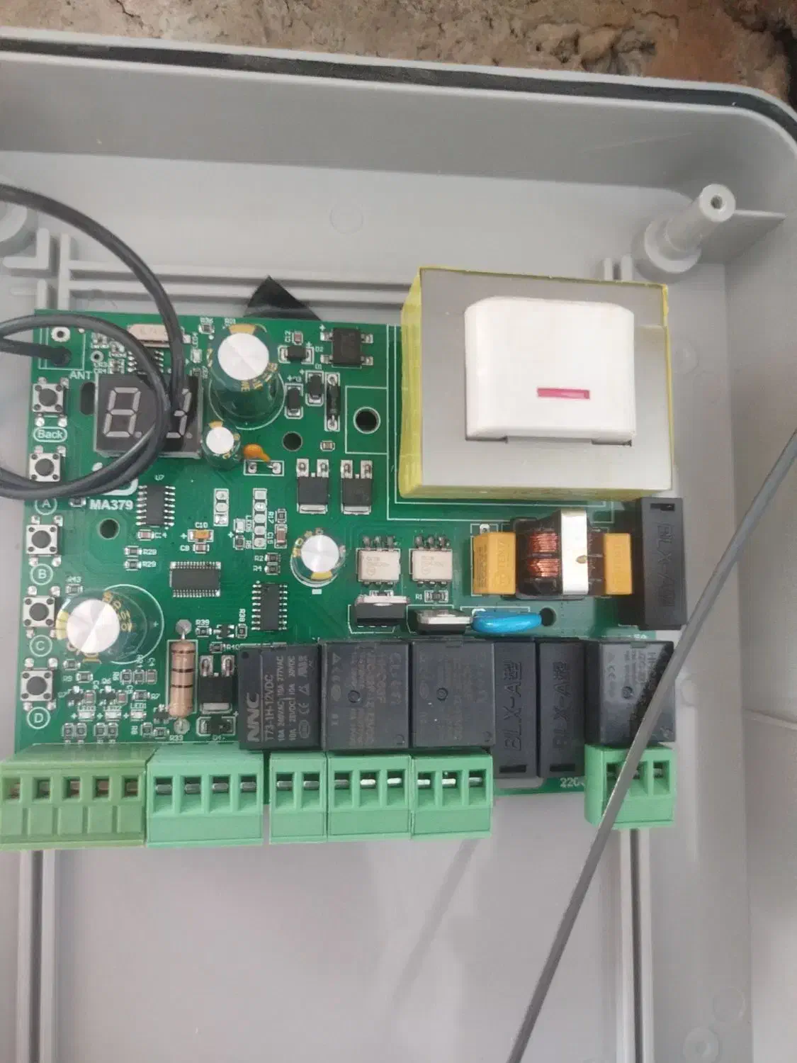 جک بازویی،دربهای اتوماتیک و سیکوریت|خدمات پیشه و مهارت|بروجرد, |دیوار