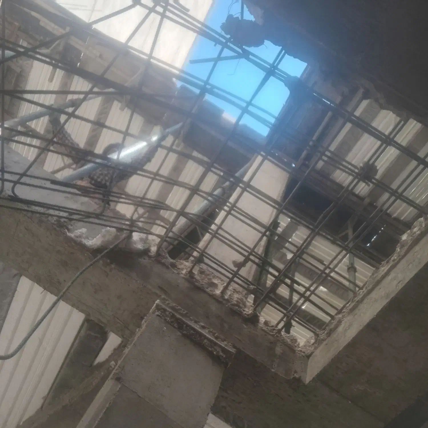 تخریب کار با پیکور سبک و سنگین با حمل نخاله|خدمات پیشه و مهارت|شیراز, قدوسی شرقی|دیوار