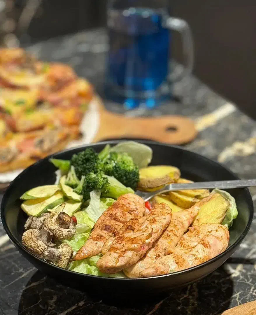 استخدام قلیان زن با جای خواب و حقوق بالا|استخدام خدمات فروشگاه و رستوران|تهران, پاسداران|دیوار