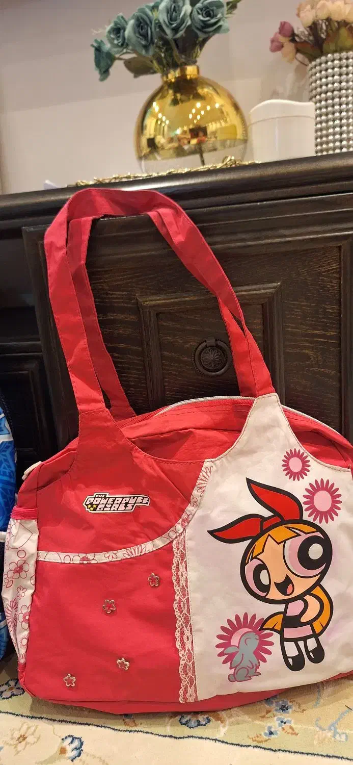 کیف دخترانه|کیف، کفش، کمربند|صومعه‌سرا, |دیوار