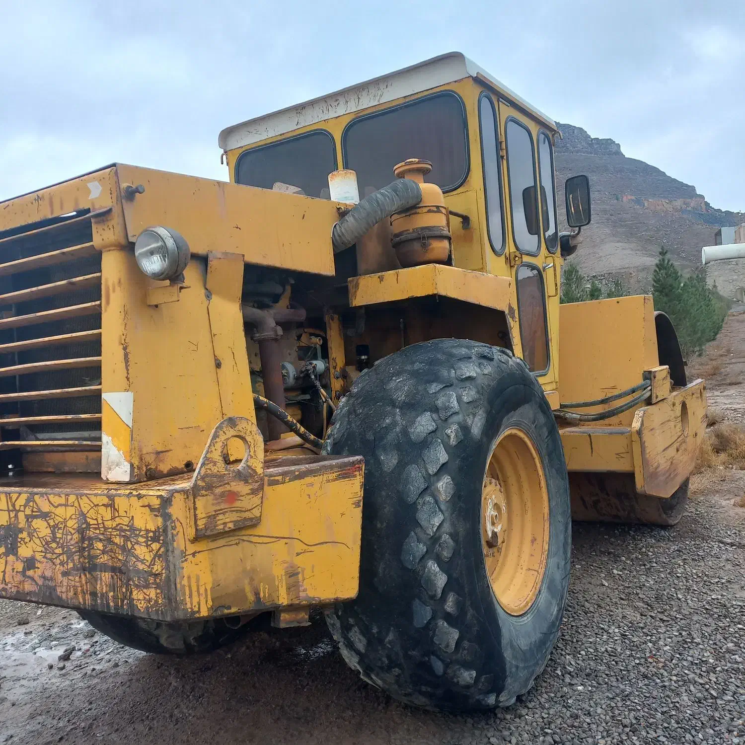 غلطک ویبره آهنی|خودرو سنگین|شاهین‌شهر, مورچه خورت|دیوار